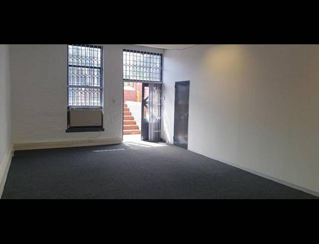 BUSINESS PROPERTY TO RENT IN MOWBRAY